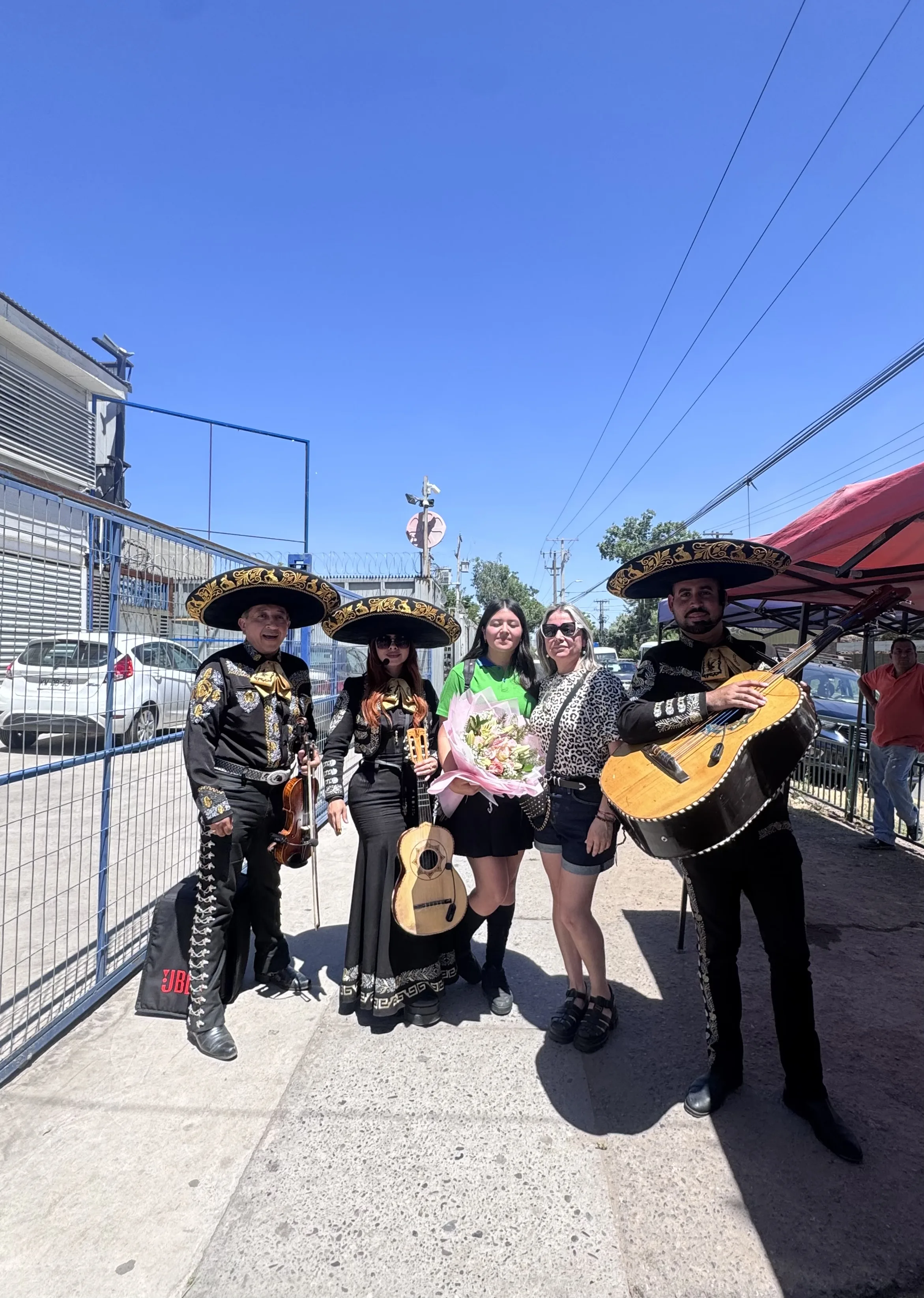 Serenata con flores